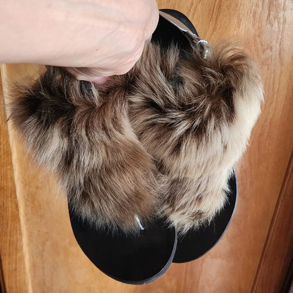 Brunello Cucinelli 100%โ Plush Fur Toe Strap Sandals A176 - Picture 14 of 14